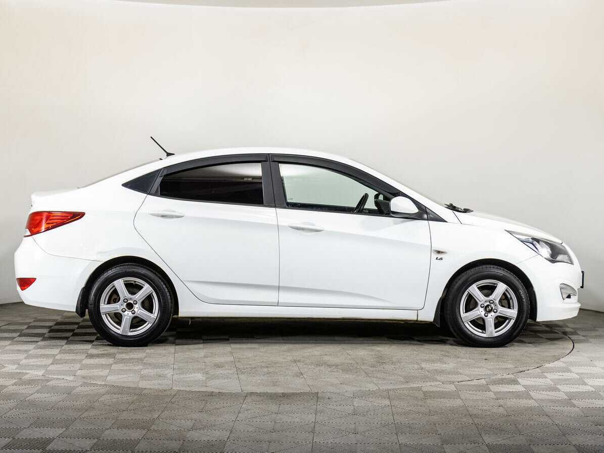 Hyundai Solaris с пробегом — 2015 год. Фото: #3