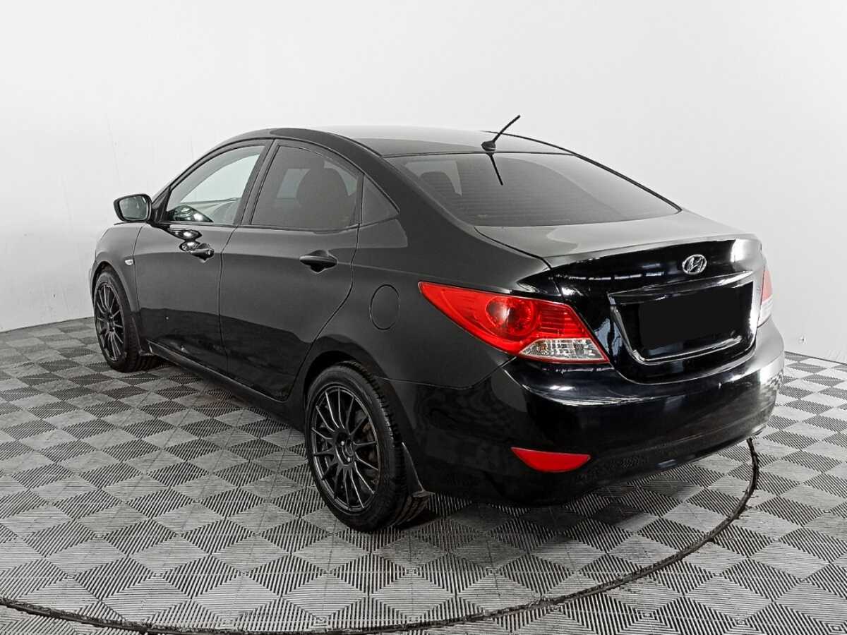 Hyundai Solaris с пробегом — 2013 год. Фото: #6