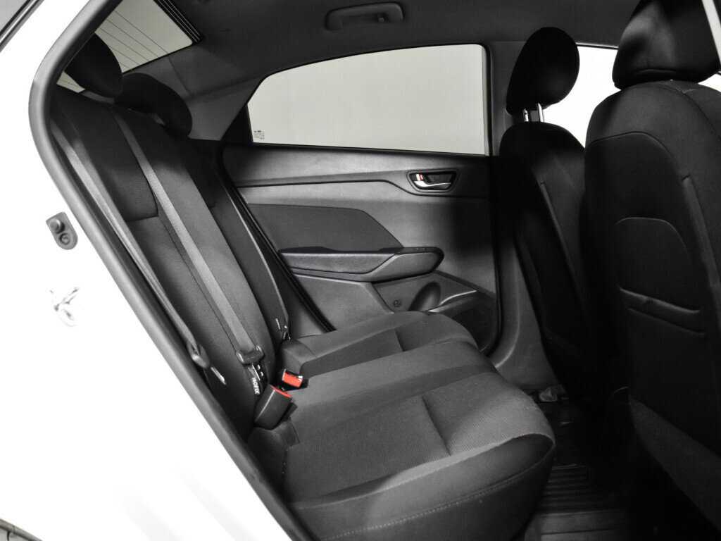 Hyundai Solaris с пробегом — 2017 год. Фото: #9