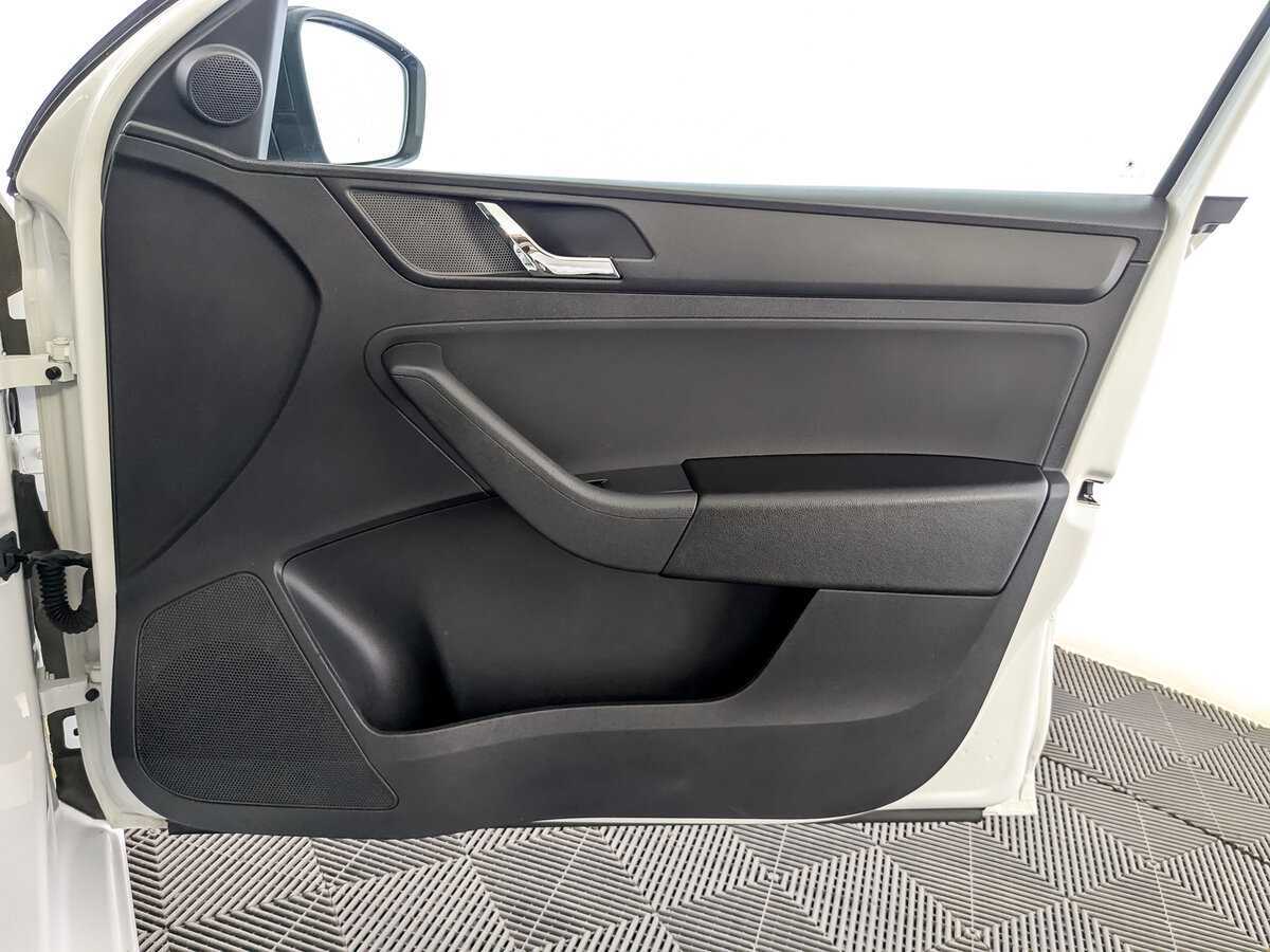 Skoda Rapid с пробегом — 2017 год. Фото: #23