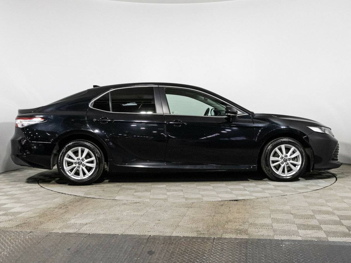 Toyota Camry с пробегом — 2018 год. Фото: #3