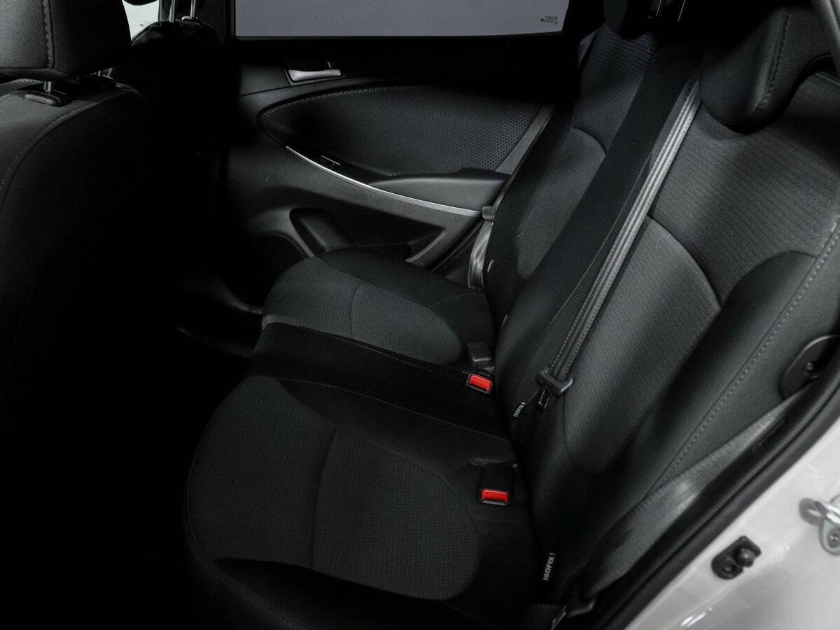 Hyundai Solaris с пробегом — 2015 год. Фото: #6