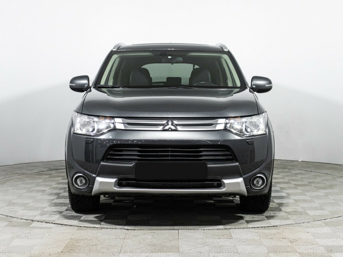 Mitsubishi Outlander с пробегом — 2014 год. Фото: #1