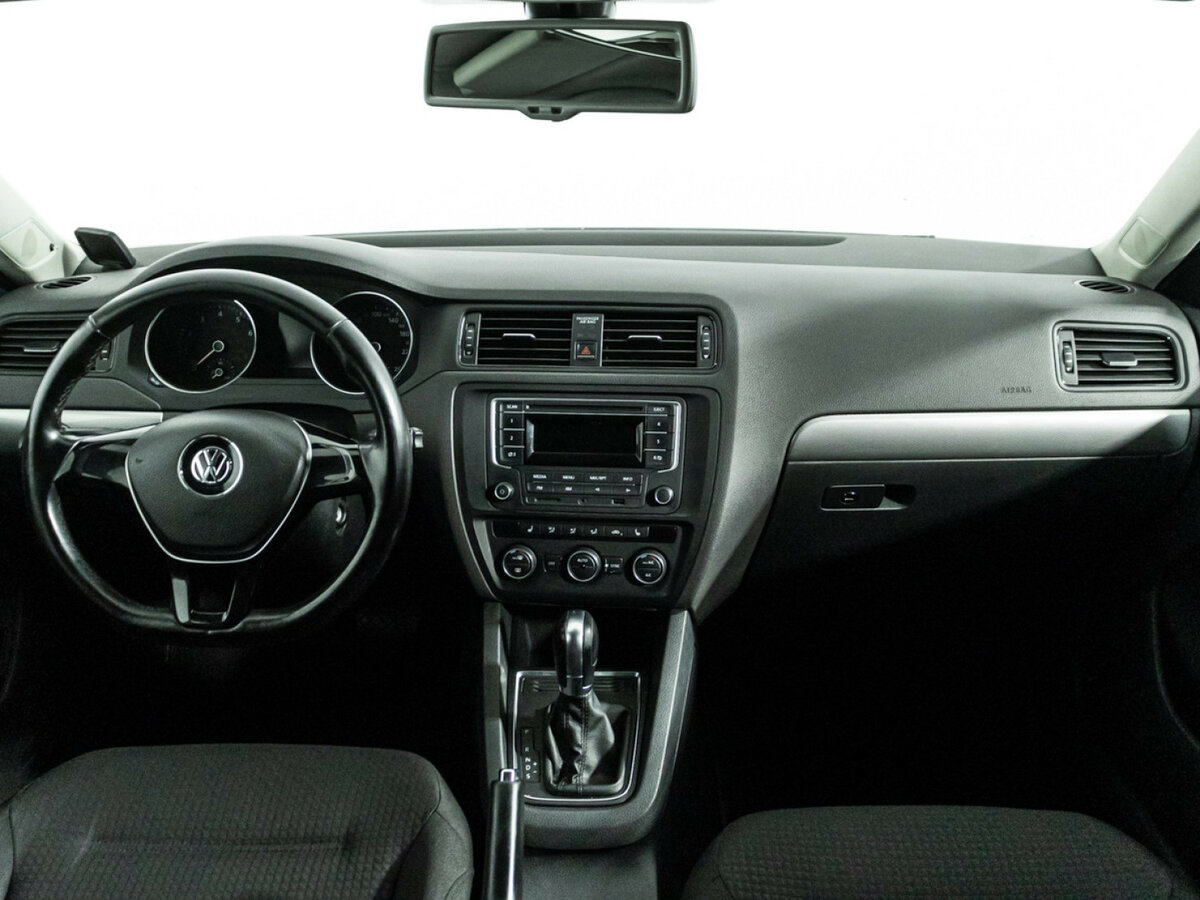 Volkswagen Jetta с пробегом — 2016 год. Фото: #12