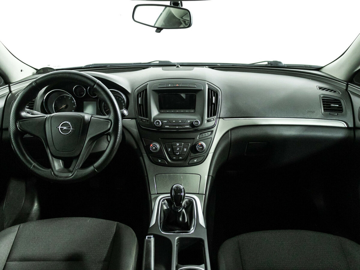 Opel Insignia с пробегом — 2014 год. Фото: #11