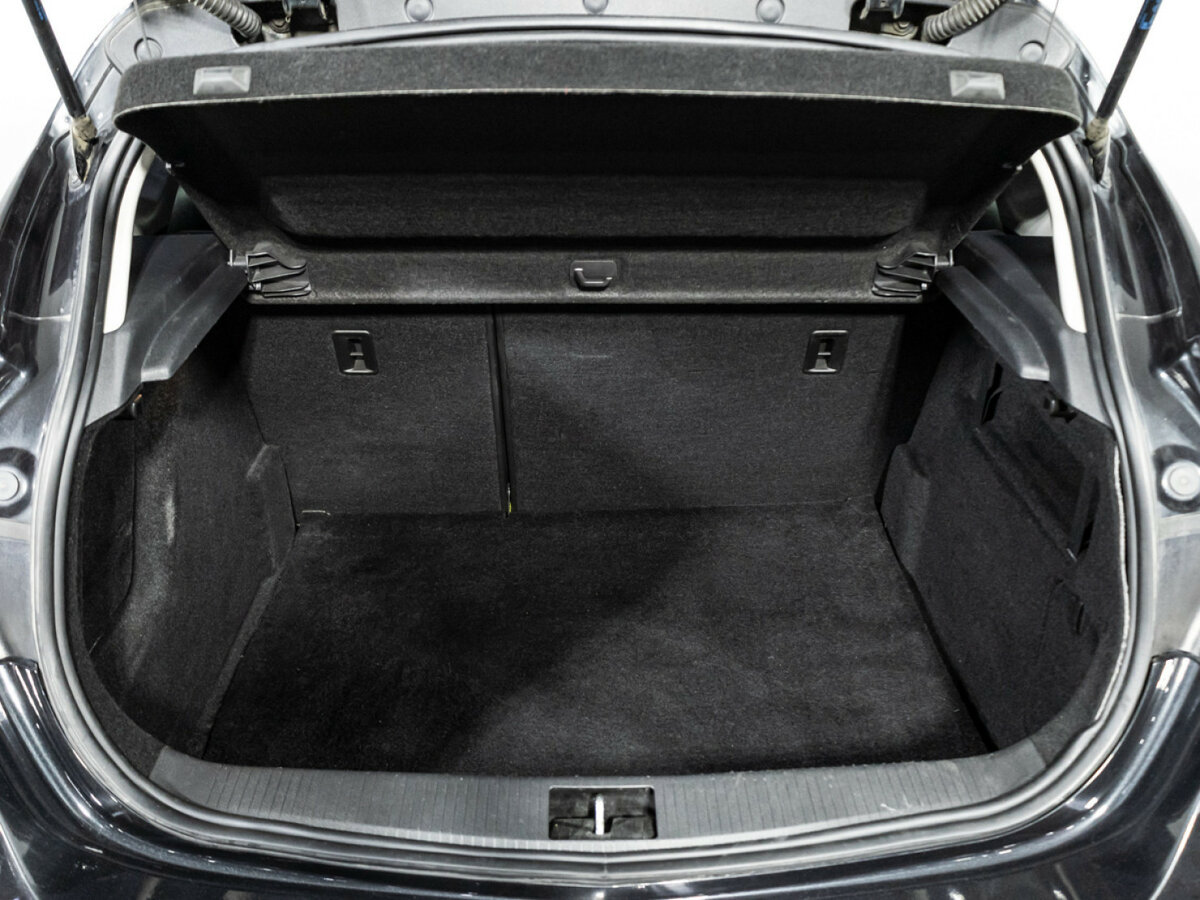 Opel Astra с пробегом — 2012 год. Фото: #14