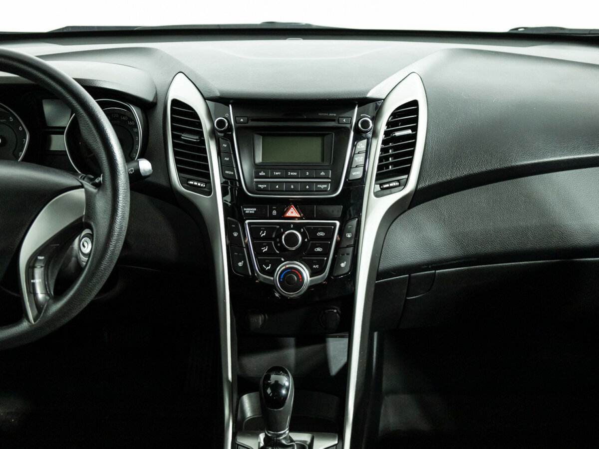 Hyundai i30 с пробегом — 2015 год. Фото: #13