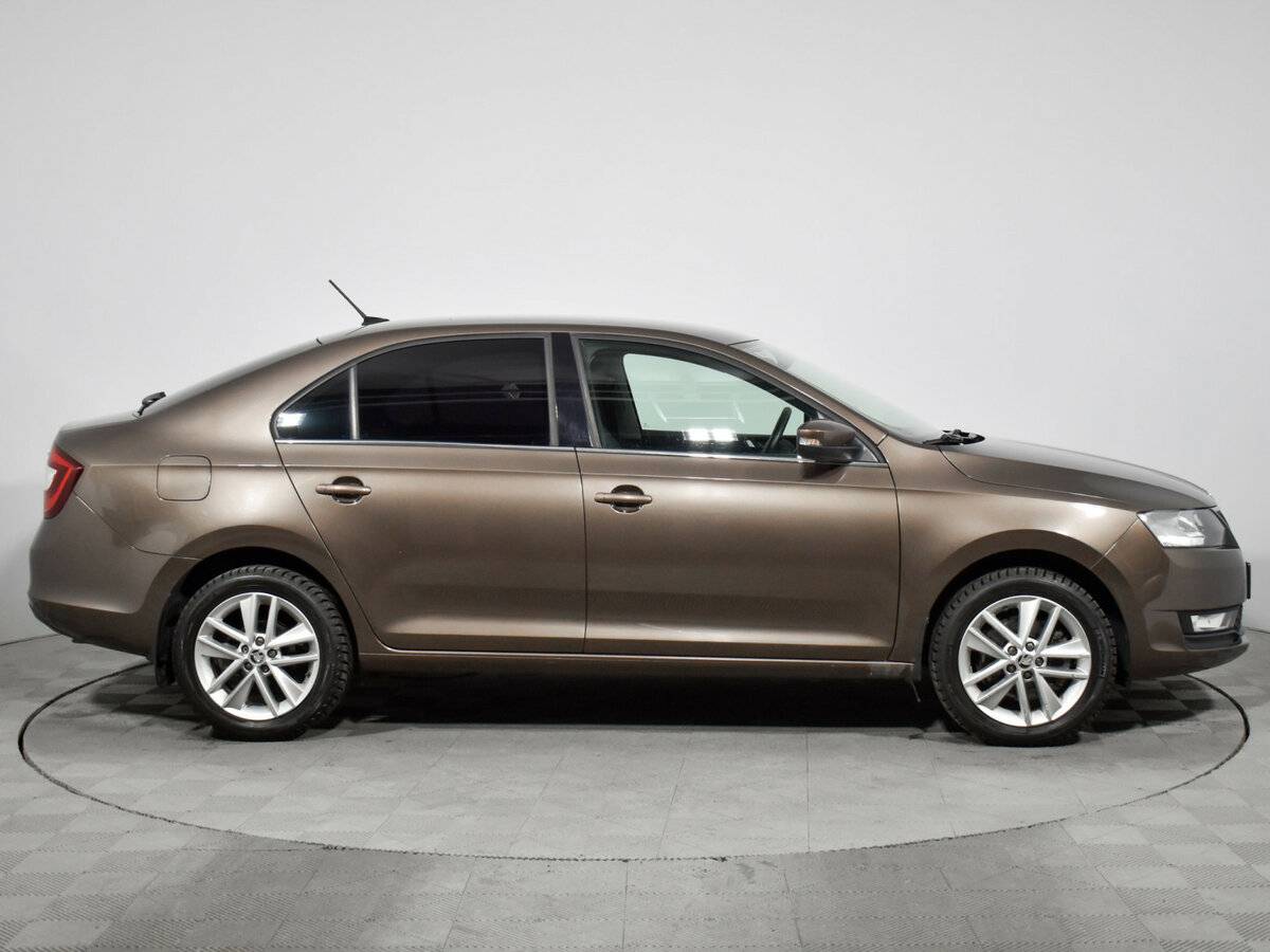 Skoda Rapid с пробегом — 2018 год. Фото: #3