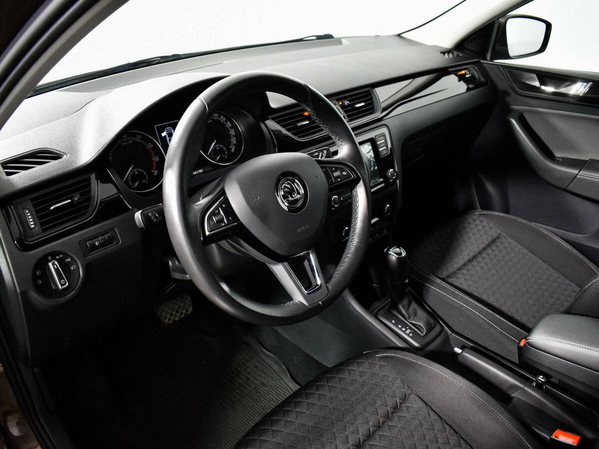 Skoda Rapid с пробегом — 2018 год. Фото: #8