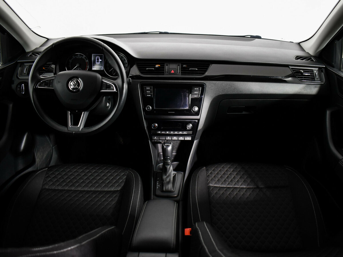Skoda Rapid с пробегом — 2018 год. Фото: #13
