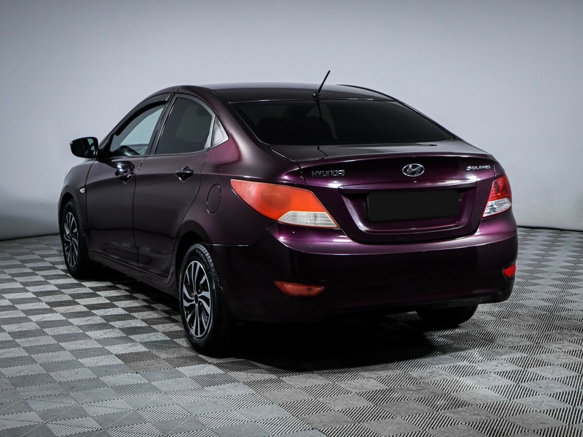 Hyundai Solaris с пробегом — 2013 год. Фото: #5