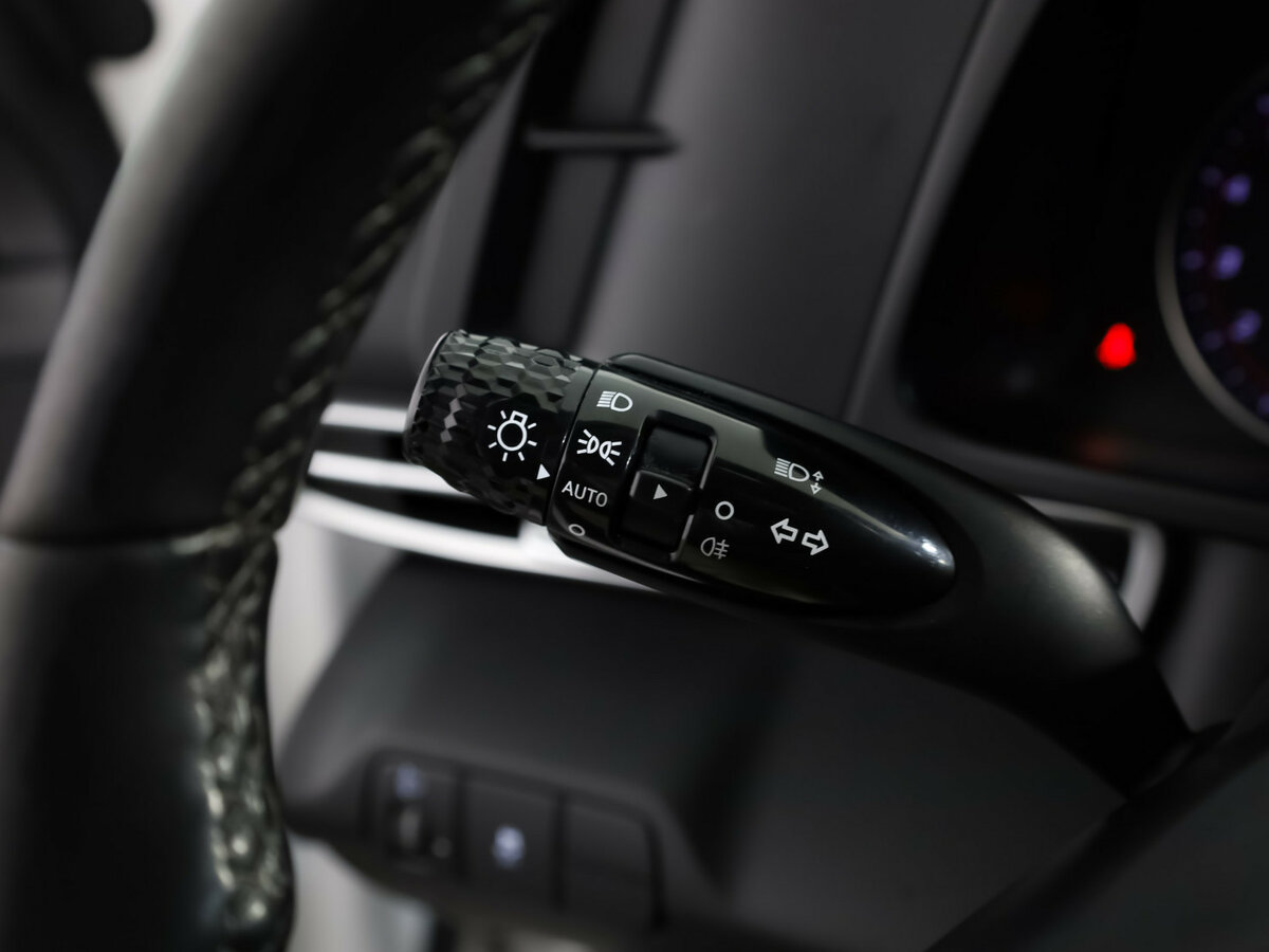 Hyundai Elantra с пробегом — 2021 год. Фото: #9