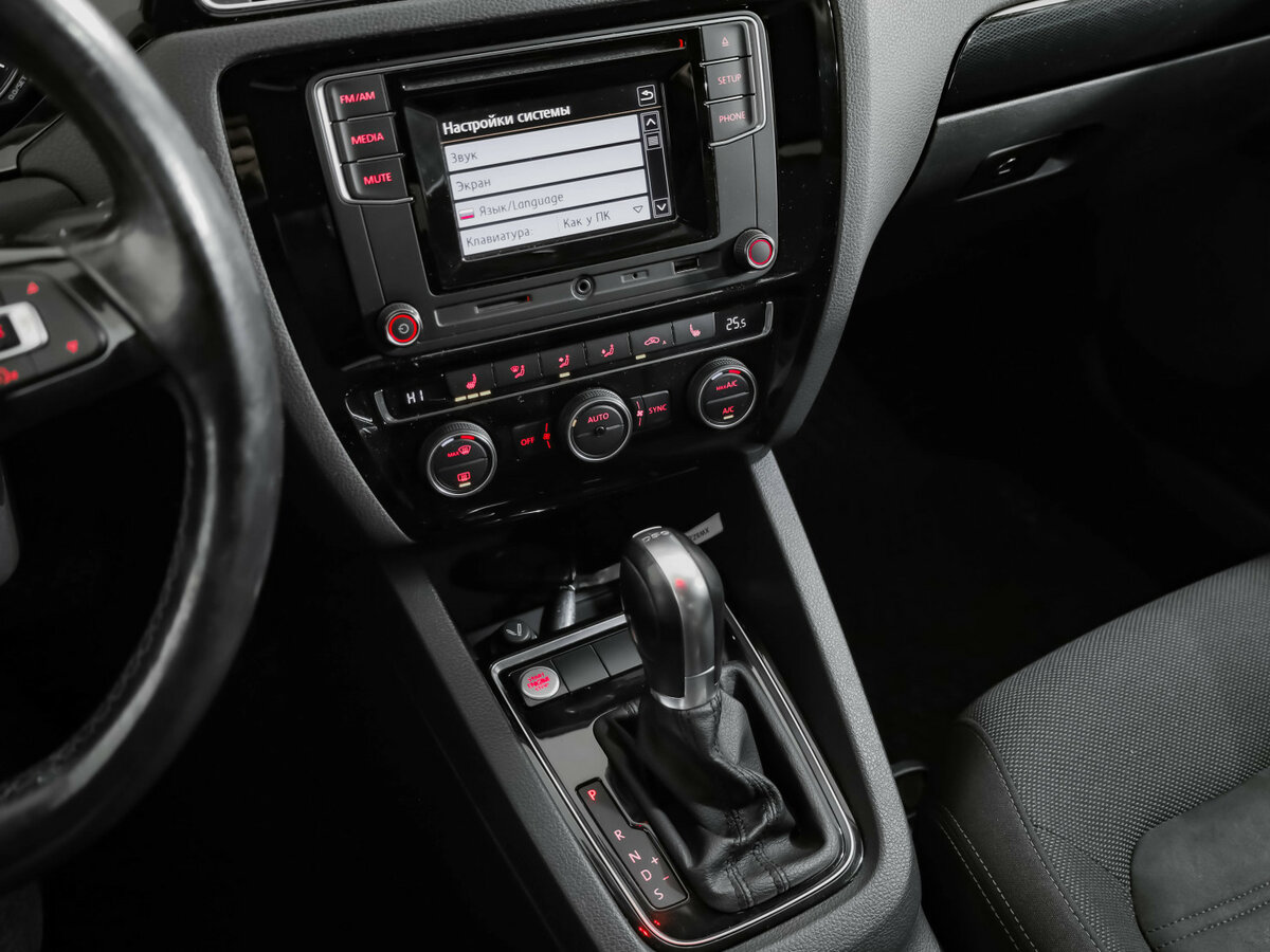 Volkswagen Jetta с пробегом — 2017 год. Фото: #19