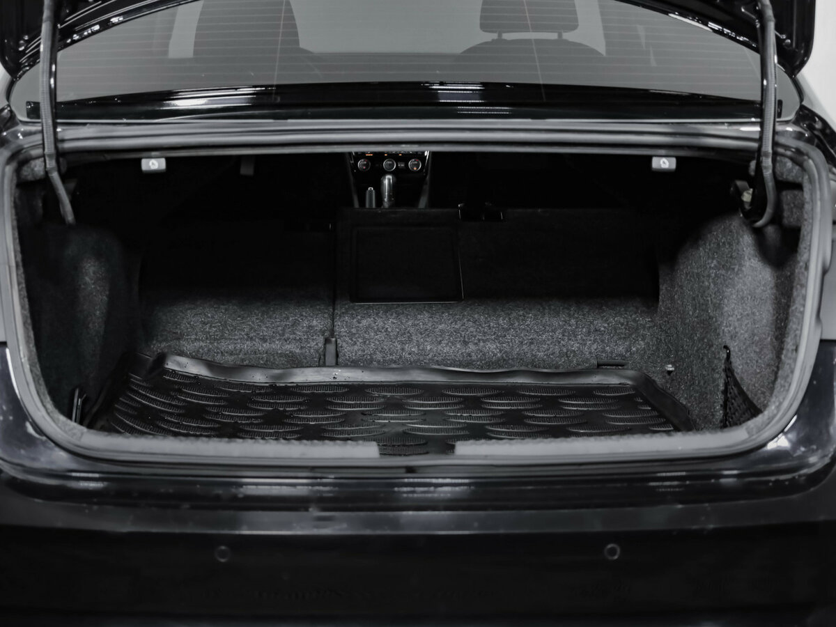 Volkswagen Jetta с пробегом — 2017 год. Фото: #31