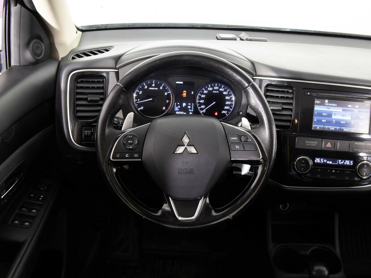 Mitsubishi Outlander с пробегом — 2016 год. Фото: #6