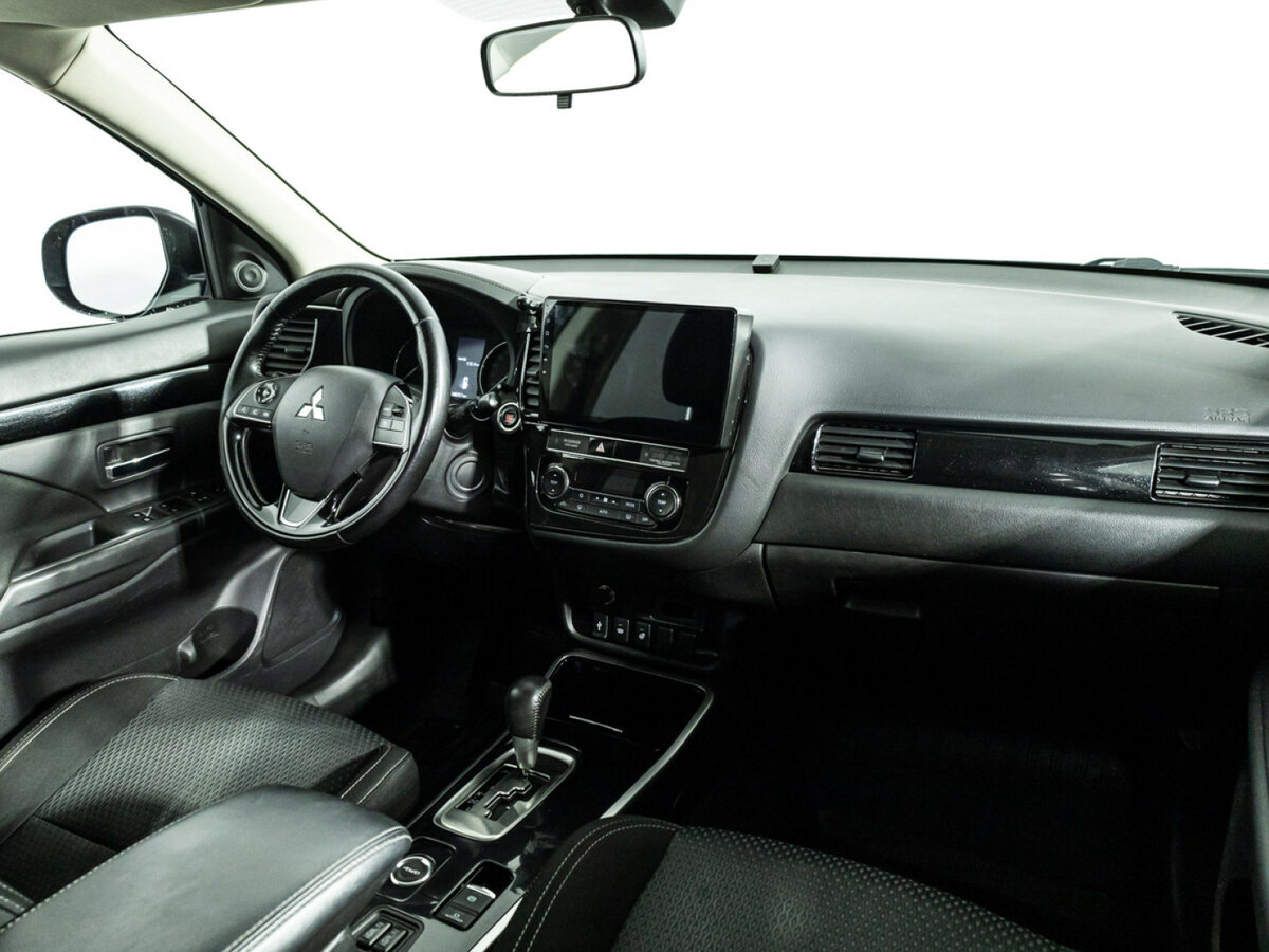 Mitsubishi Outlander с пробегом — 2018 год. Фото: #8