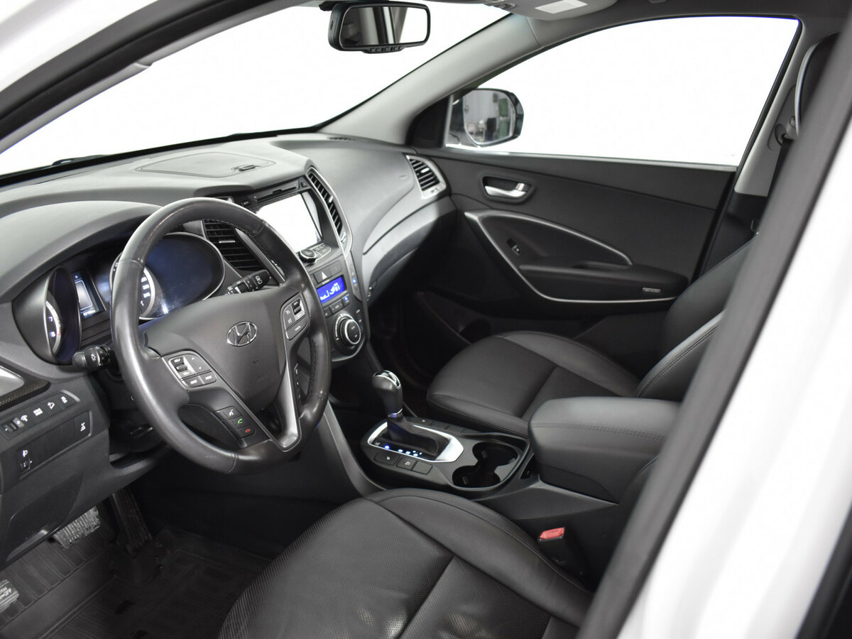 Hyundai Santa Fe с пробегом — 2015 год. Фото: #6