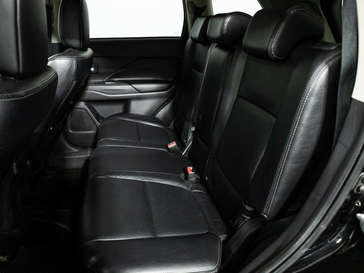 Mitsubishi Outlander с пробегом — 2013 год. Фото: #9