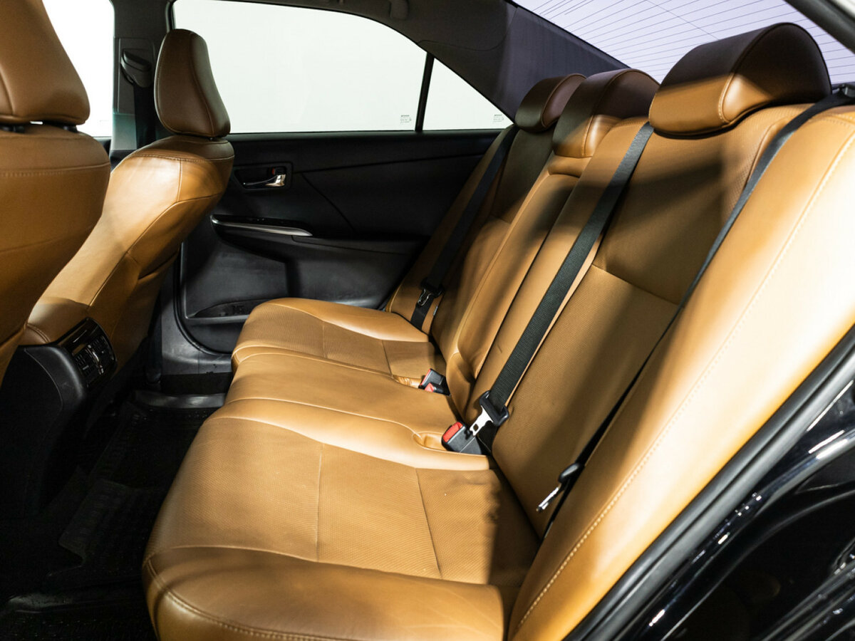 Toyota Camry с пробегом — 2016 год. Фото: #7