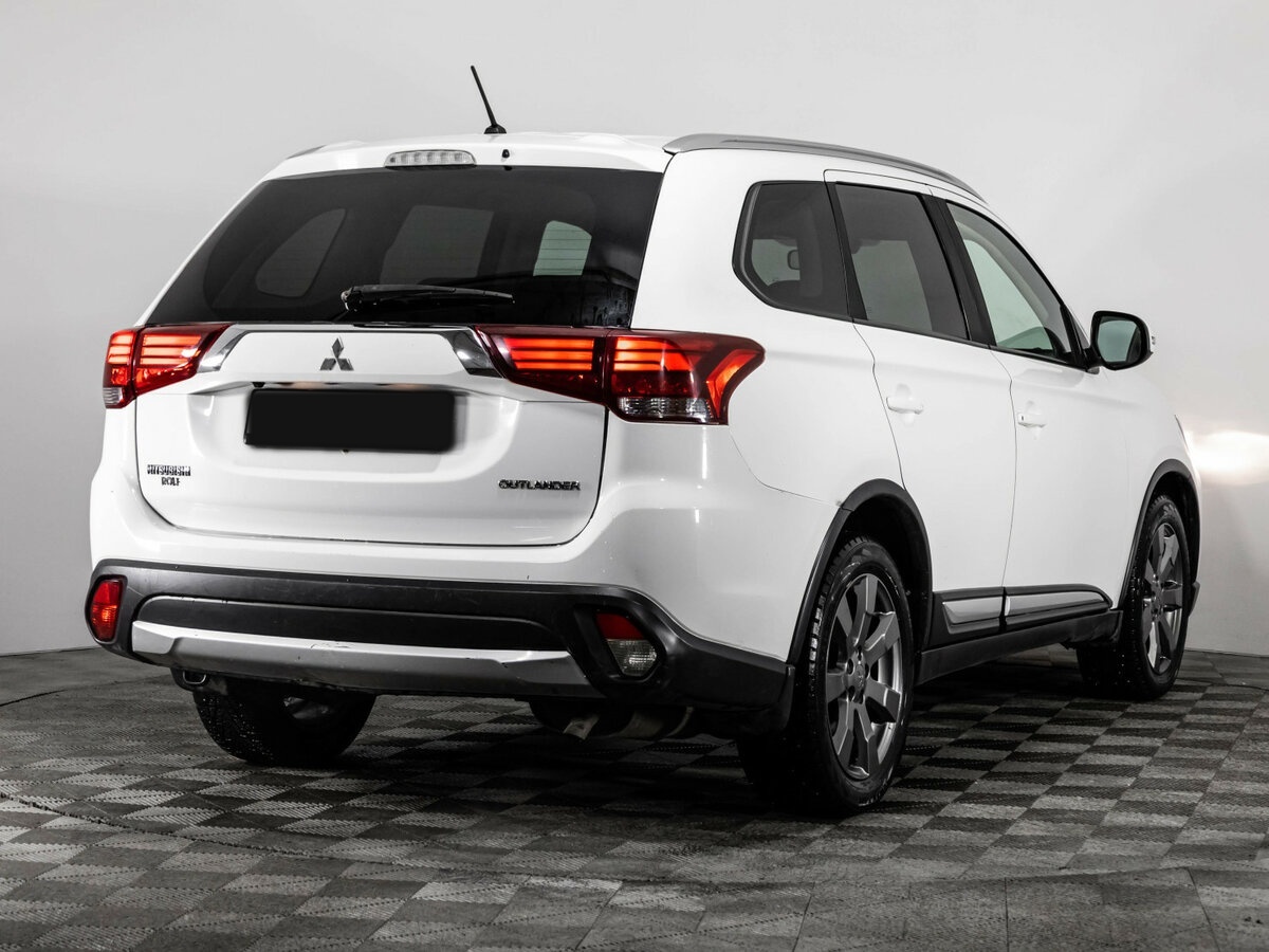 Mitsubishi Outlander с пробегом — 2016 год. Фото: #3