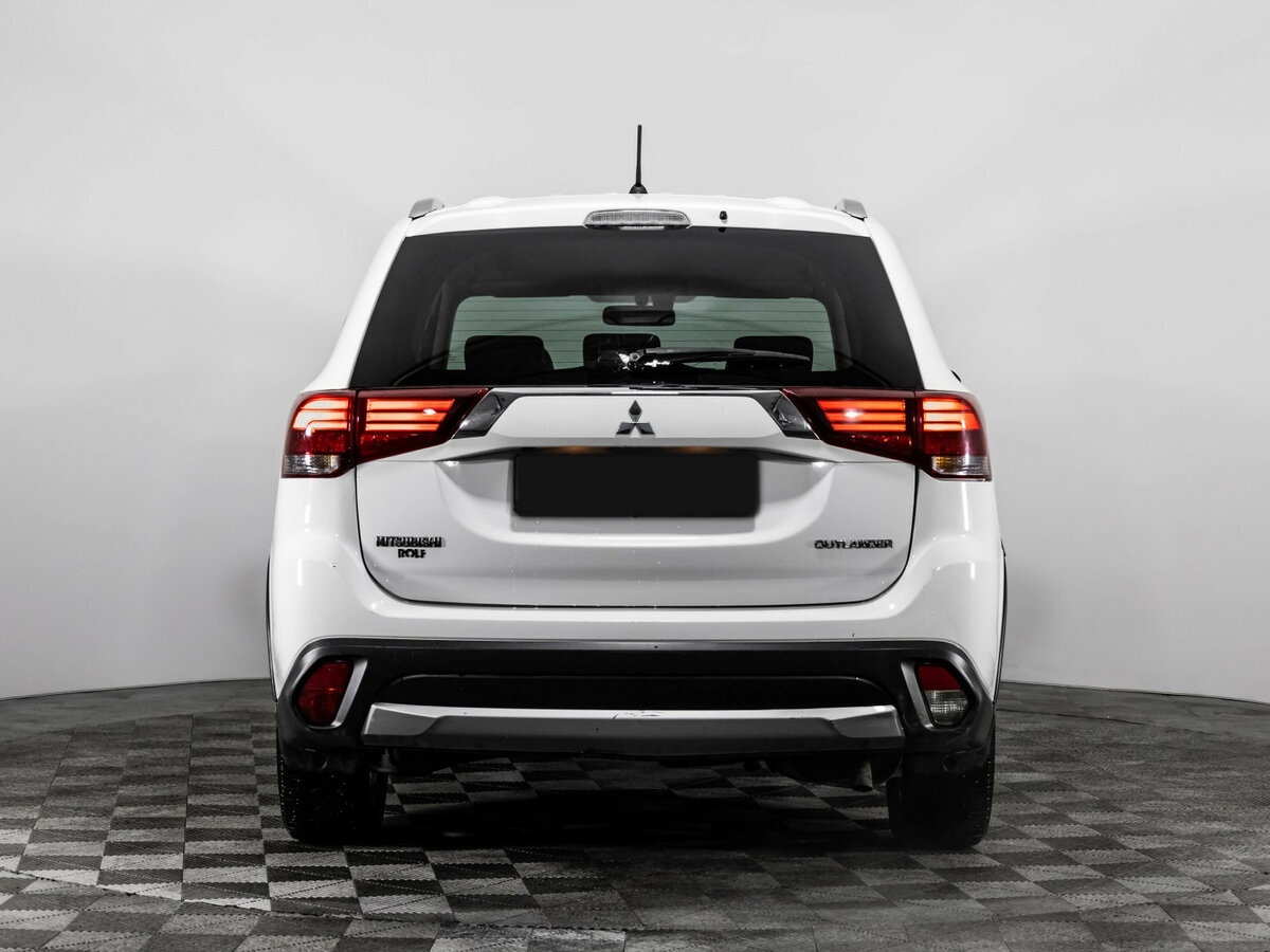 Mitsubishi Outlander с пробегом — 2016 год. Фото: #4