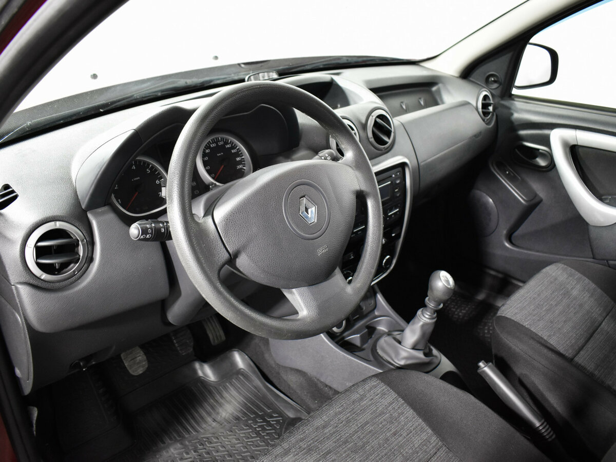 Renault Duster с пробегом — 2013 год. Фото: #8